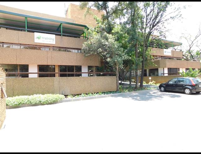 127M² OFFICE TO LET IN FERNDALE